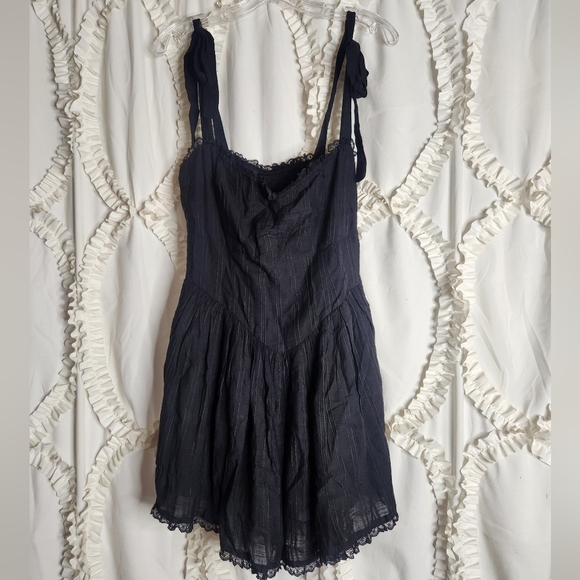SHOW ME YOUR MUMU Regal Romper Lace Trim Black Sz Large - Picture 2 of 7